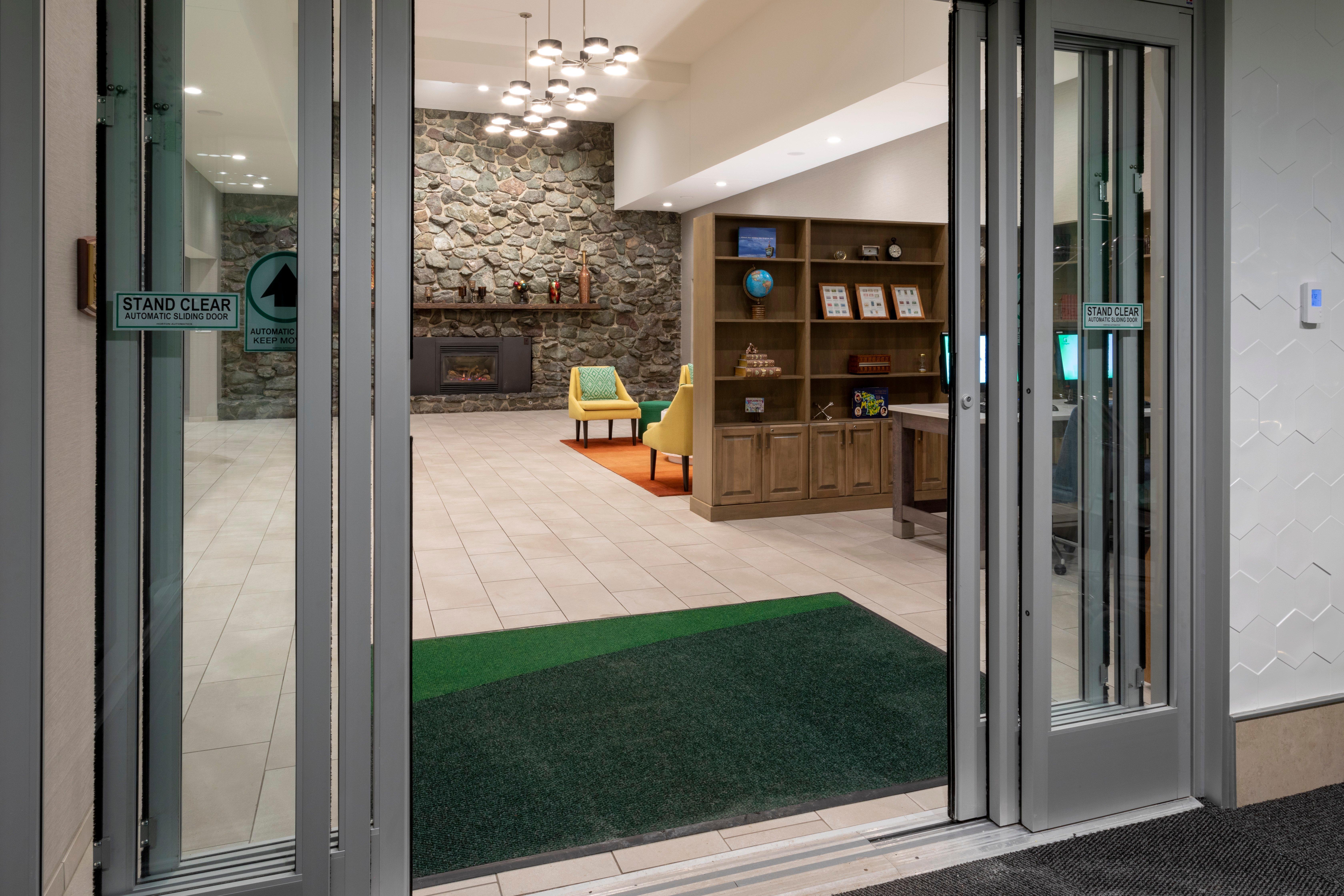 Holiday Inn Marquette By Ihg Ngoại thất bức ảnh