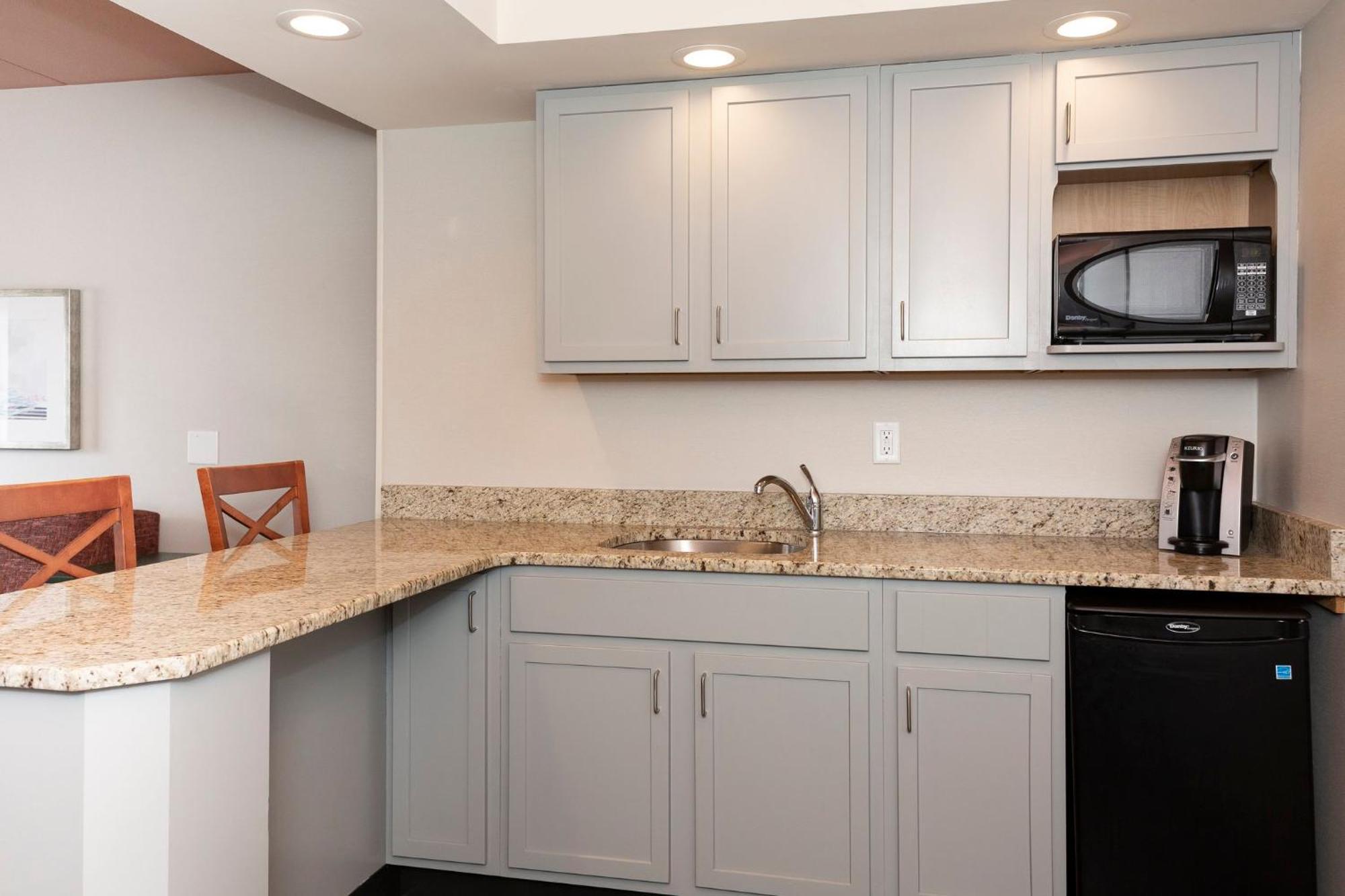Holiday Inn Marquette By Ihg Ngoại thất bức ảnh